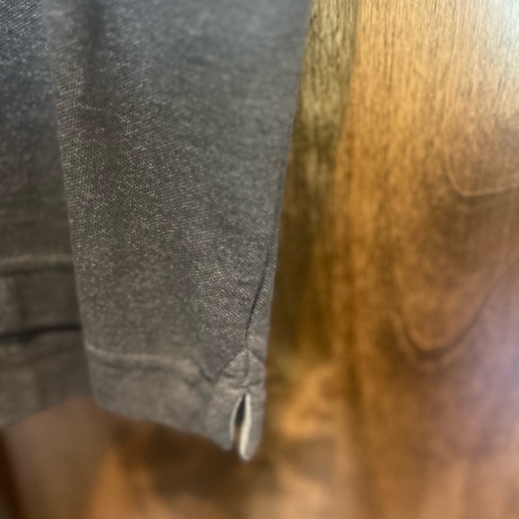 Men’s large dark gray polo. - Picture 3 of 5